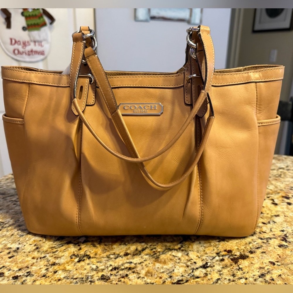 Authentic Coach Camel Gallery Leather East West Tote Bag